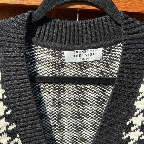 Brunette The Label houndstooth long sweater. L/XL
Worn with care - Picture 2 of 8